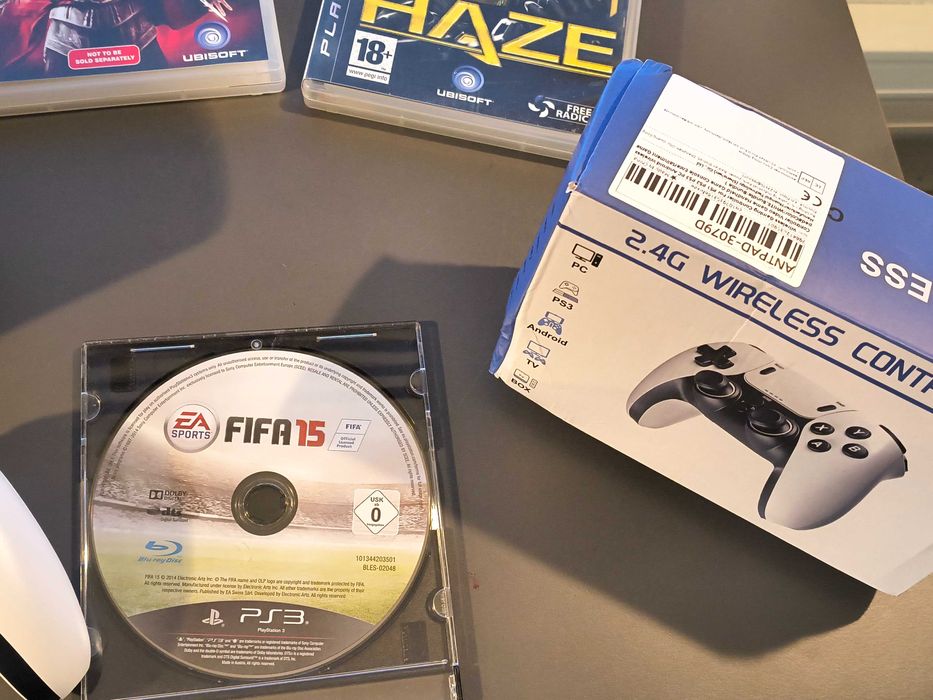 Playstation 3 + 3 jogos + comando