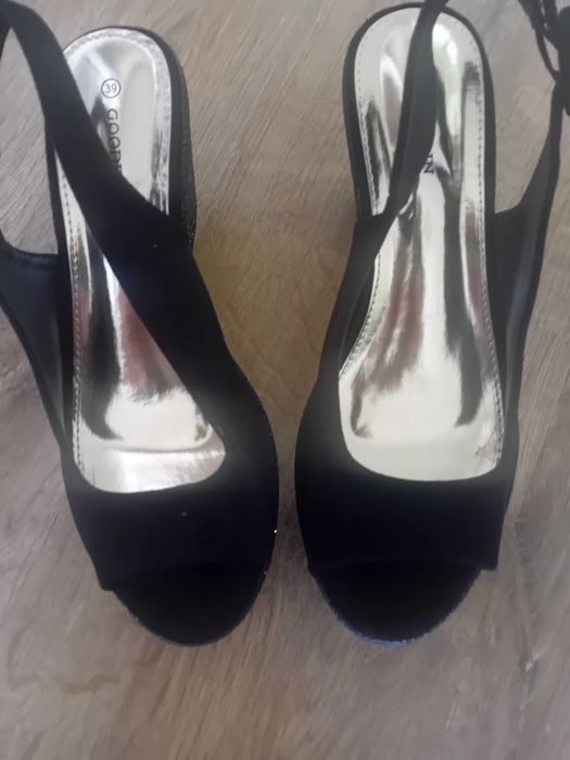 Buty sandały damskie na koturnie rozmiar 39