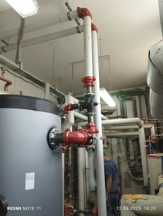 hydraulik monter instalacji . Pogotowie hydrauliczne