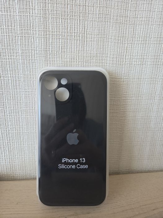 Чохол на iPhone 13