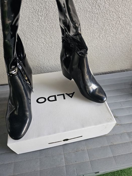 Botas ALDO cano alto em verniz NOVAS