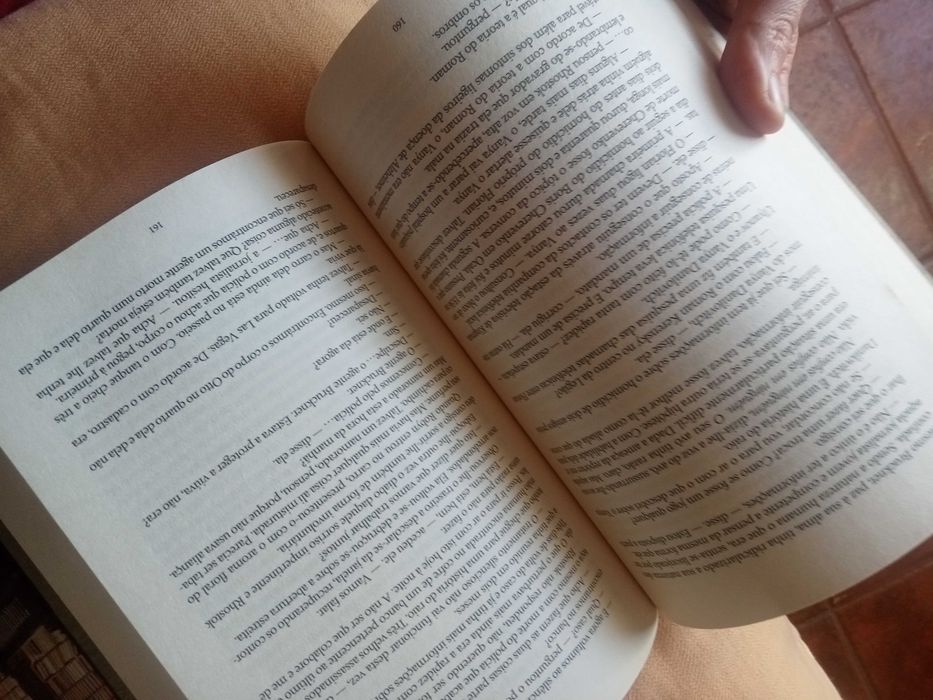 A missão de Rasputine, livro com portes incluídos
