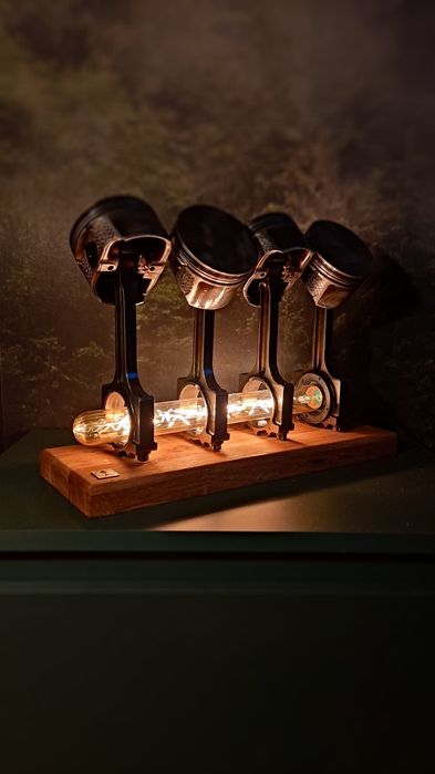 Lampka nocna z części samochodowych