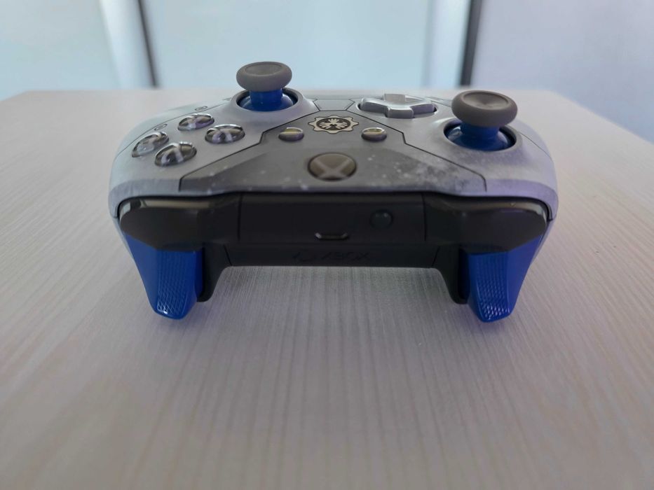 Xbox ONE X Gears of war limited edition