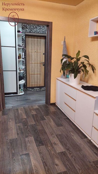 Продам двокімнатну квартиру на Молодіжному. Сертифікат