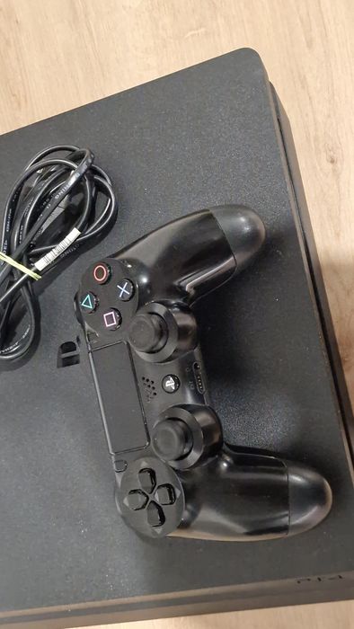 PS4 playstation 4 SLIM 500gb konsola kontroler pad gra nfs payback ps5