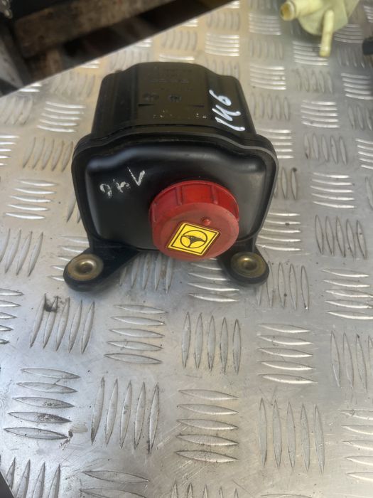 Бачок гидроусилителя альфа Ромео 146 Alfa Romeo