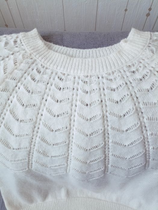 Sweter ekri  nowy