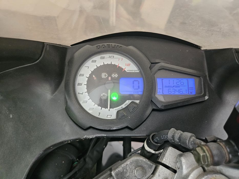 Daelim roadwin 125r