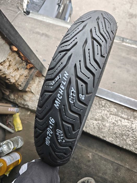 Мотошина резина на скутер HONDA SH 100 110 120 130 140/ 70 80 R16