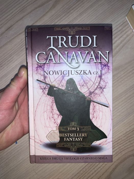trudi canavan nowicjuszka cz.1
