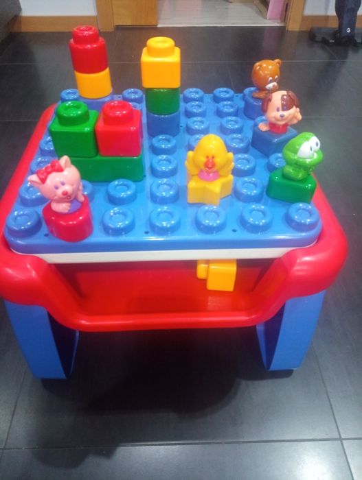 Mesa atividades Chicco