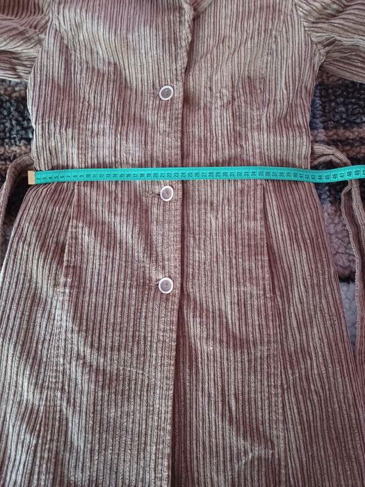 Płaszczyk sztruksowy na podszewce rozm. 42 brązowy