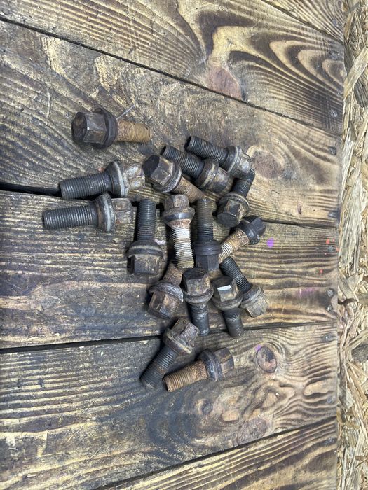 Болт колесный на диски Mercedes Sprinter Volkswagen LT спринтер лт