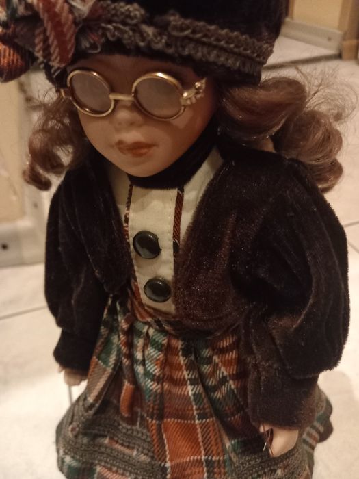 Laleczka porcelanowa 33 cm