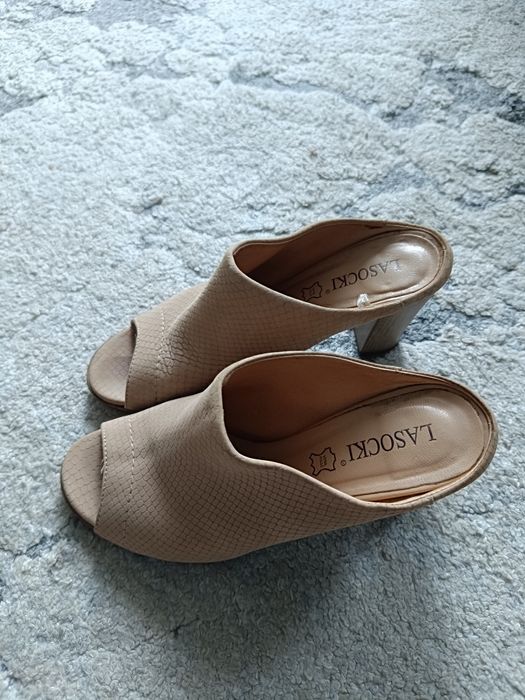 Klapki firmy Lasocki