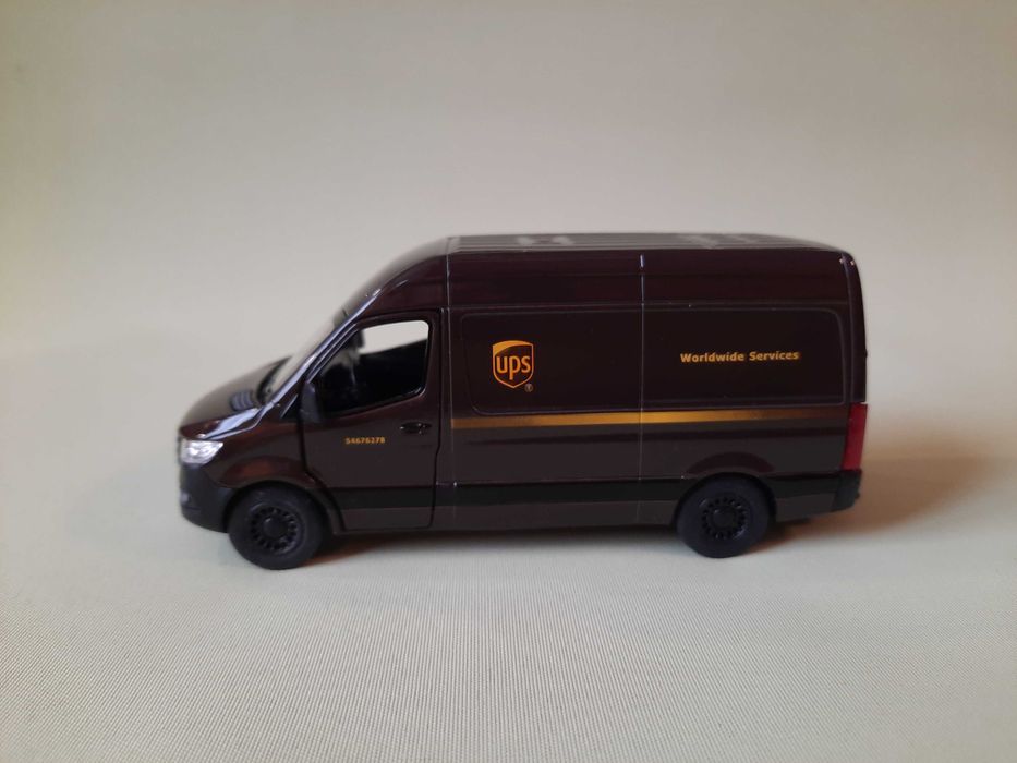 Mercedes-Benz Sprinter "UPS", масштаб 1/48