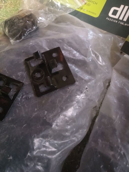 Klipsy,mocowanie deski kompozytowej