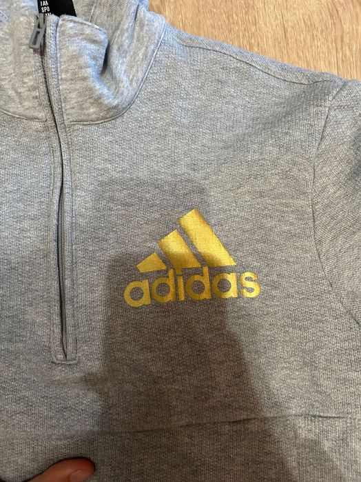 Кофта Adidas.
