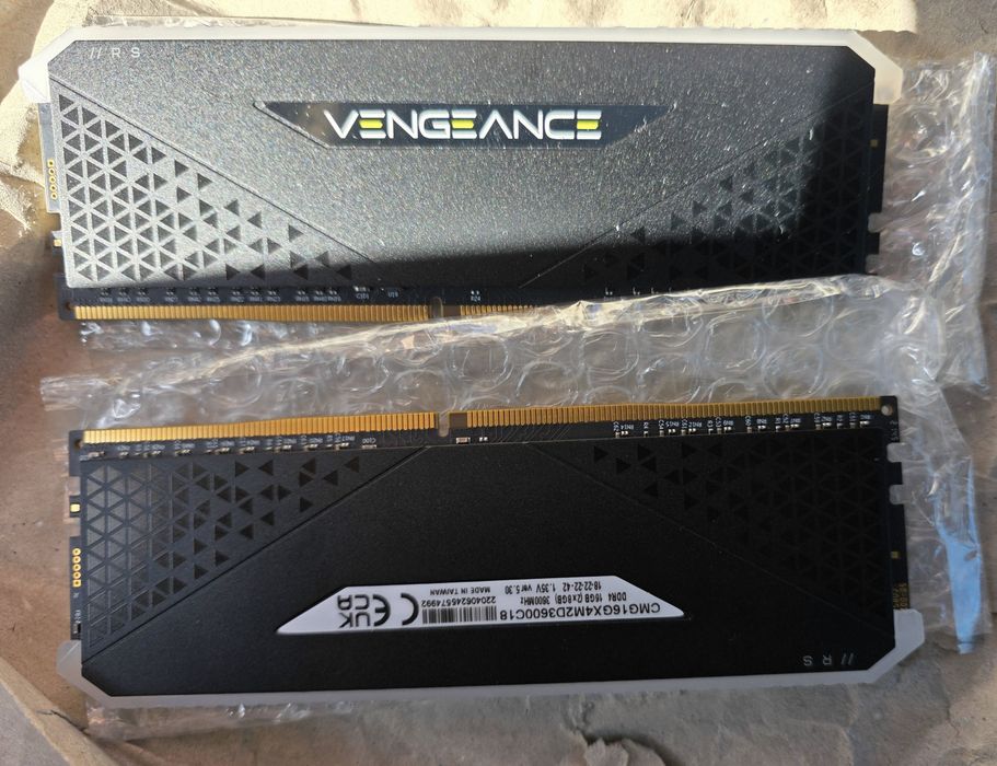 Memoria Ram DDR4 16GB Corsair RGB 3600