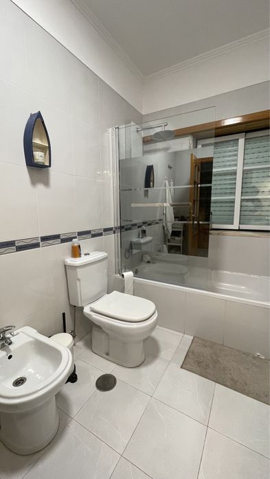 Quarto de Casal em Moradia