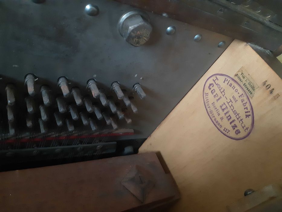 Stary Antyczny Fortepian