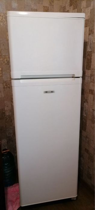 Холодильник Zanussi