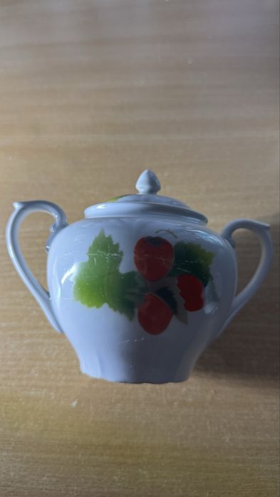 Продам фарфоровые чайнички СССР,довбыш,сахарница землянка,полонский