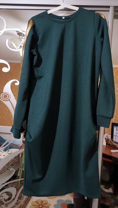 Красивое платье 48р.