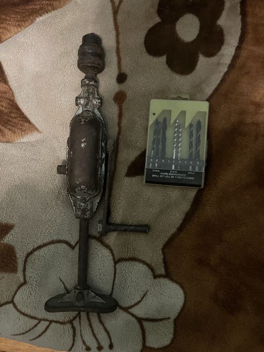 Продам ручну дрель