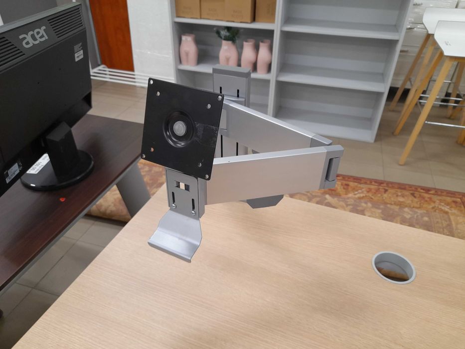 Uchwyt na monitor, różne warianty