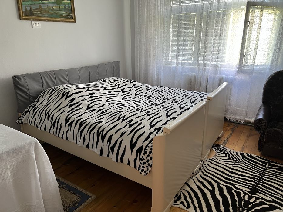 Здається будинок ,кімнати