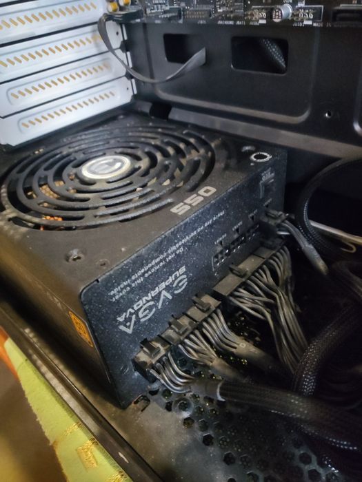 Блок живлення Evga 550g2