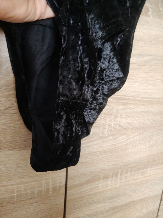 Welurowe body na ramiączkach