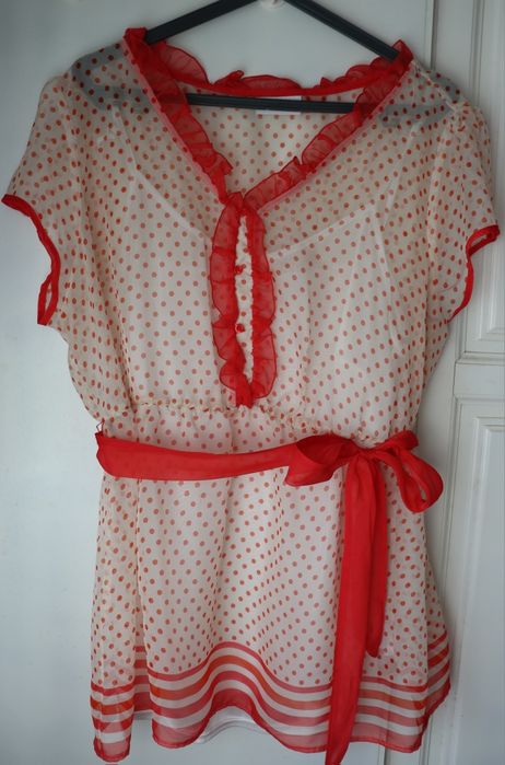 Blusa com top e cinto