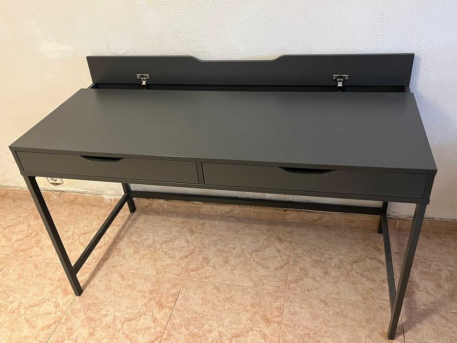 Secretária IKEA ALEX — Cinzenta, com arrumação de cabos (como nova)