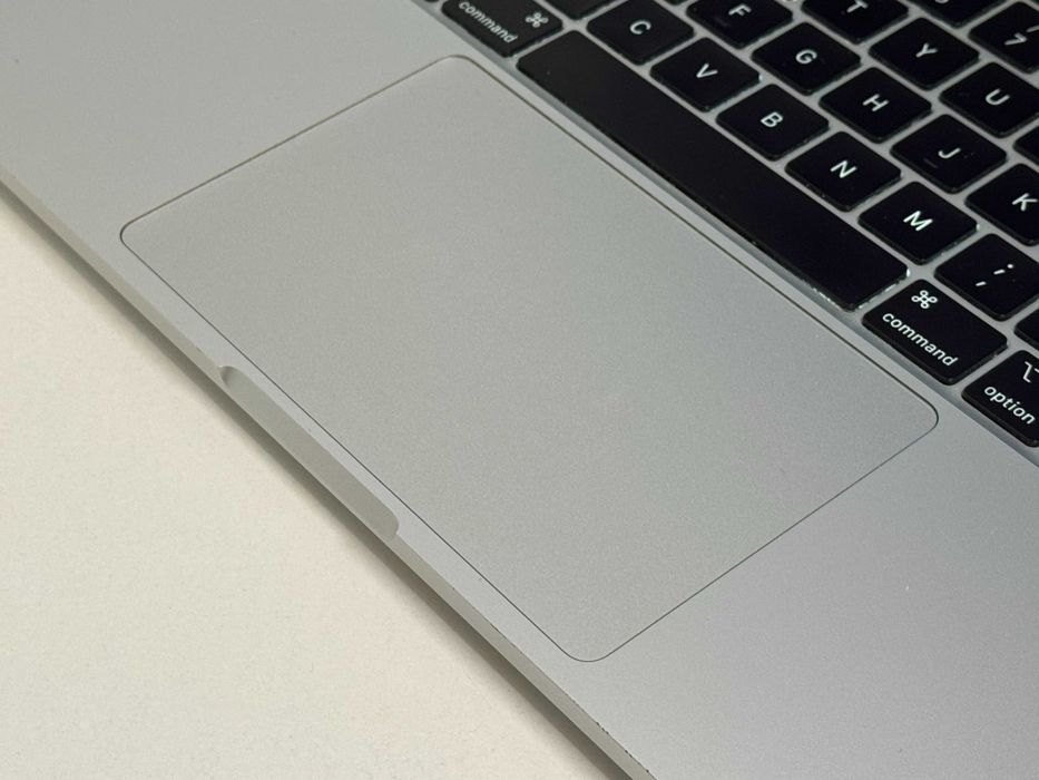 MacBook Pro 13 2020 M1 TouchBar 87% Kondycji Baterii 8/256GB Gwarancja