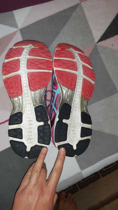 Кросівки  Asics,  кеди шкіряні 41 розмір