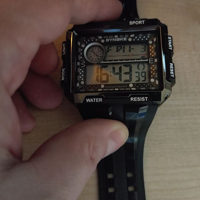 Часы  электронные Synoke