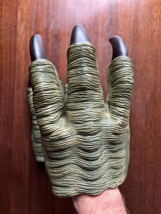 Mãos de dinossauro para festa temática