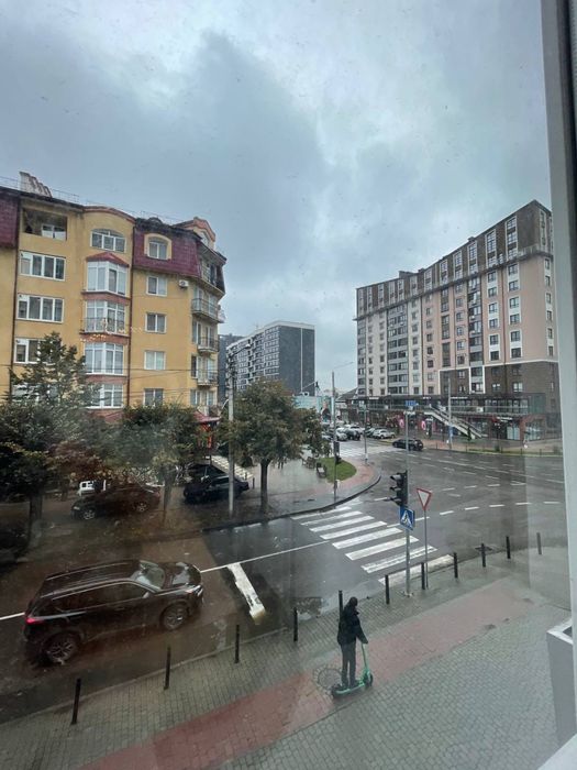 Продаю квартиру в центрі Івано-Франківська