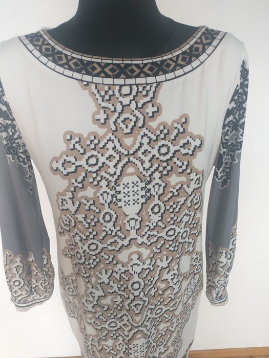 Sukienka we wzory roz L