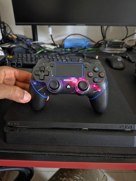 Ps4 Slim Desbloqueado + 47 jogos + controle novo!