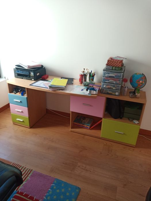 Secretária de criança