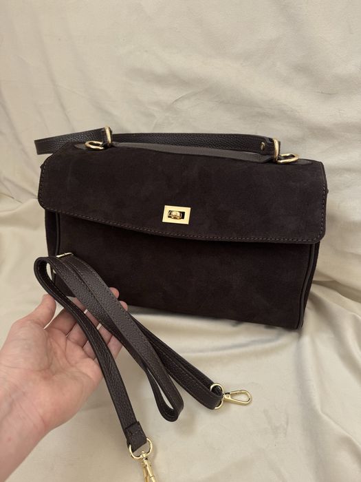 Чорна та шоколадна Сумка жіноча середня з натруальної замші