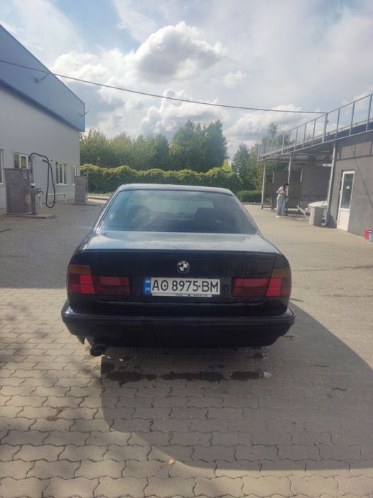 Бмв       e34 524td