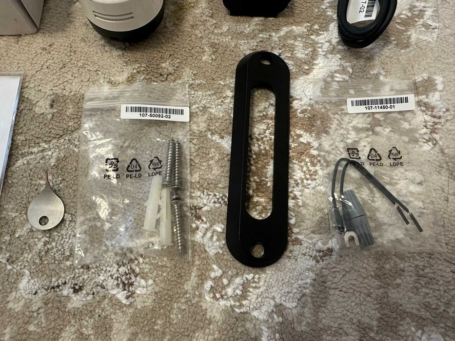 Бездротовий відеодзвінок Arlo Essential – сертифікований відновлений