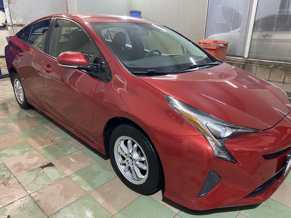 Аренда авто Toyota Prius, Авто в оренду. Аренда Приус.