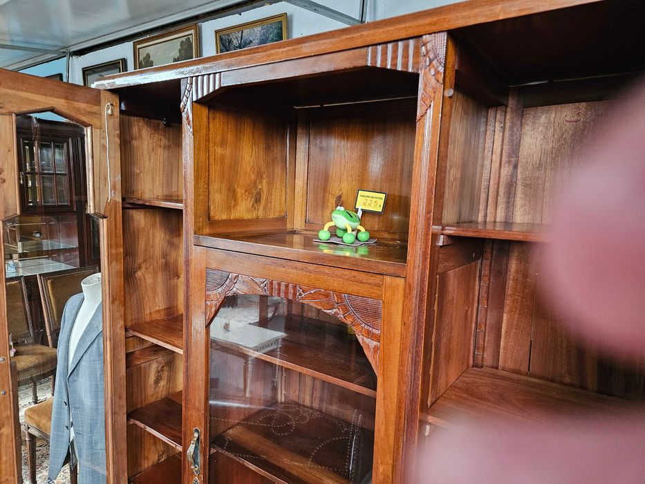 Móvel antigo - Bom estado geral