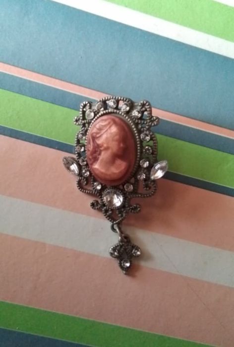 Conjunto três camafeu (pregadeiras)
